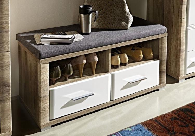 Étagère à chaussures dans le couloir - idées de photos