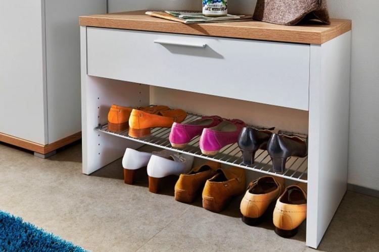 Étagère à chaussures dans le couloir - idées de photos