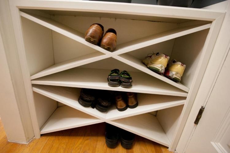 Étagère à chaussures dans le couloir - idées de photos