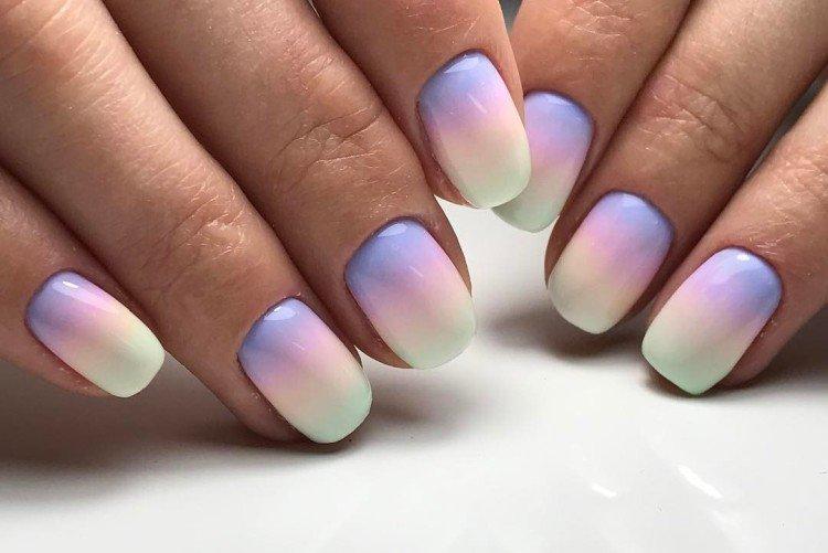 Ombre sur les ongles courts - photo