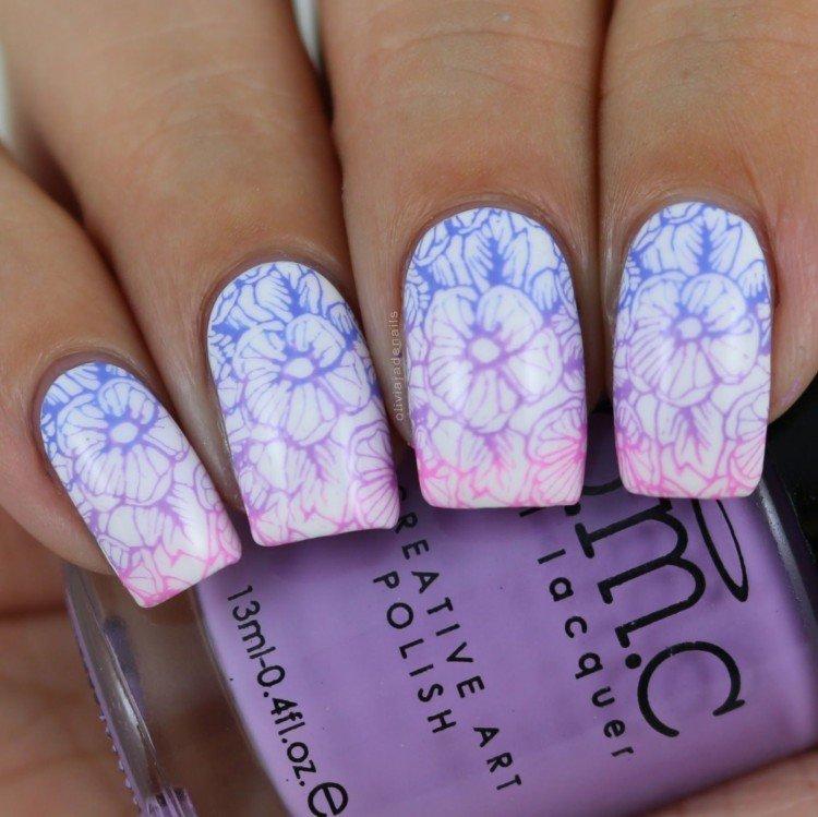 Ombre sur les ongles avec estampage - photo