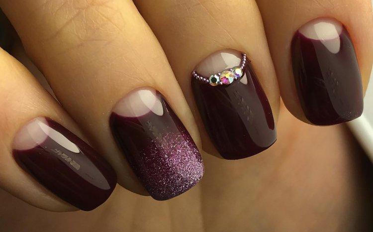Manucure sombre d'automne 2020 - photo