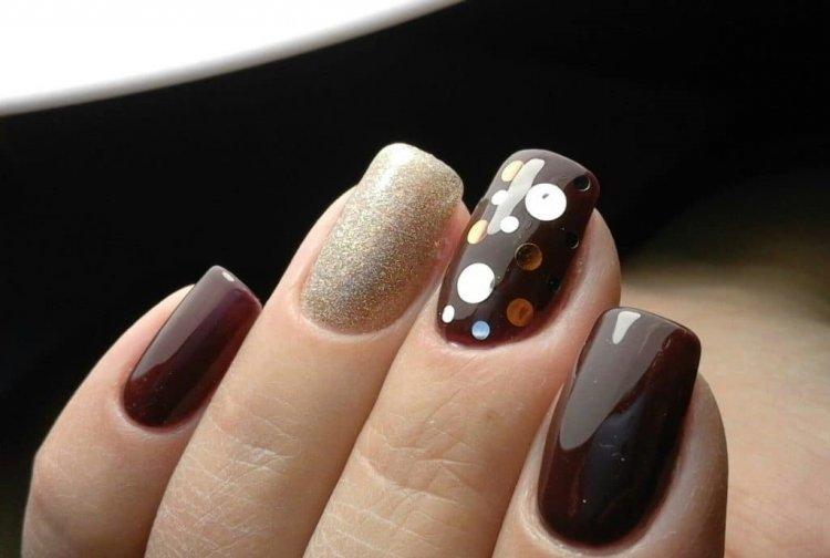 Manucure sombre d'automne 2020 - photo