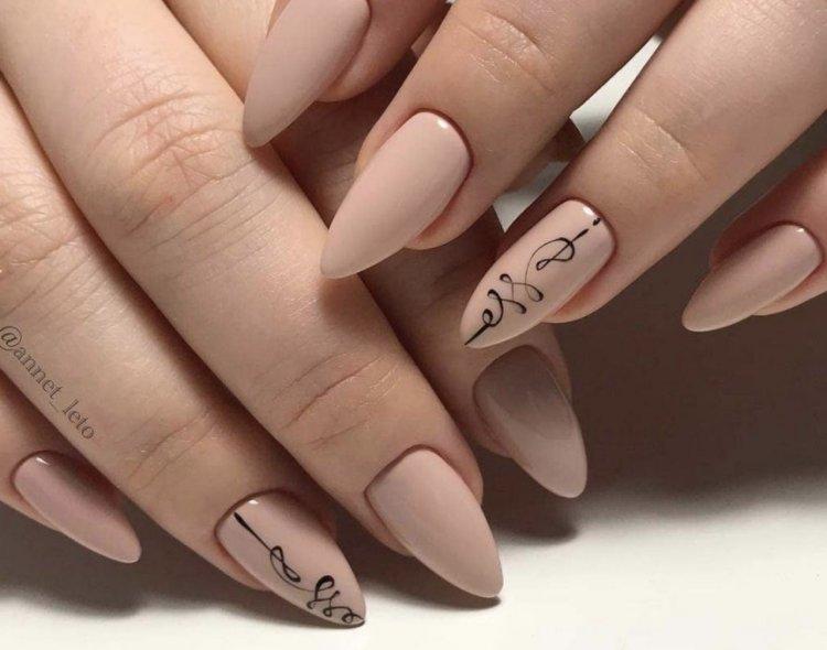 Manucure nue d'automne 2020 - photo