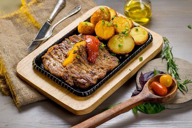 Côtelettes de boeuf juteuses - recettes