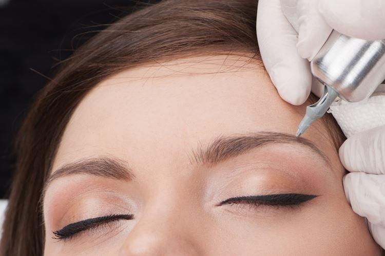 Qu'advient-il de vos sourcils - Maquillage permanent des sourcils