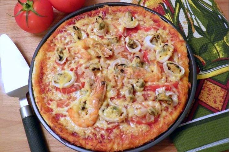 Pizza aux fruits de mer - Recette de pizza au four à la maison