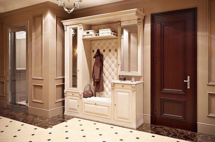 Carrelage dans le couloir - photo