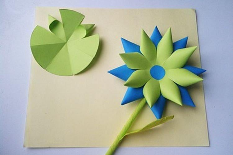 Fleur volumétrique - Artisanat en papier coloré pour enfants