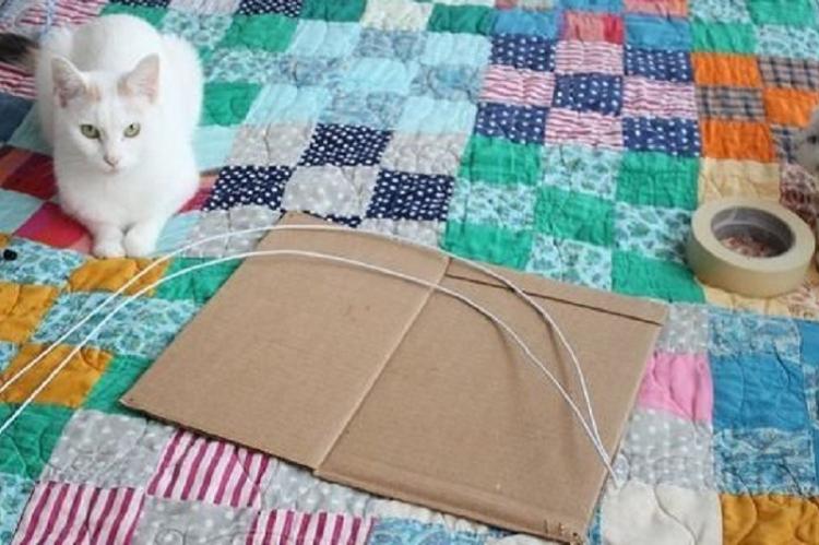 Maison pour un chat à partir de vieux T-shirts - Artisanat de vieilles choses avec vos propres mains