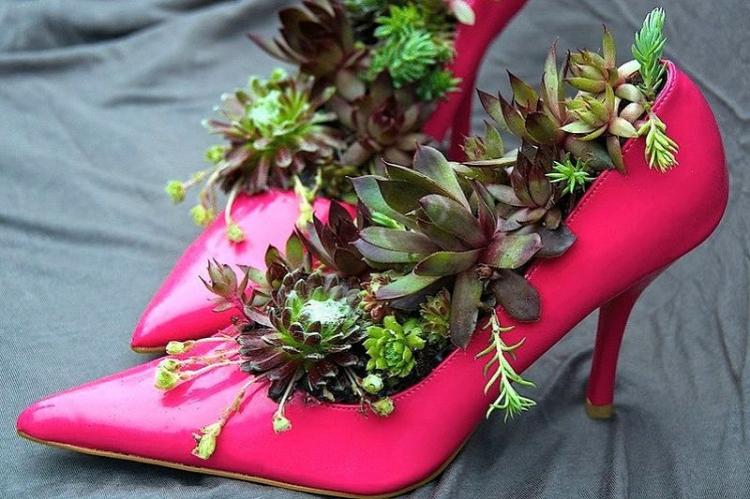 Beaux pots de fleurs à partir de vieilles chaussures - Bricolage à partir de vieilles choses