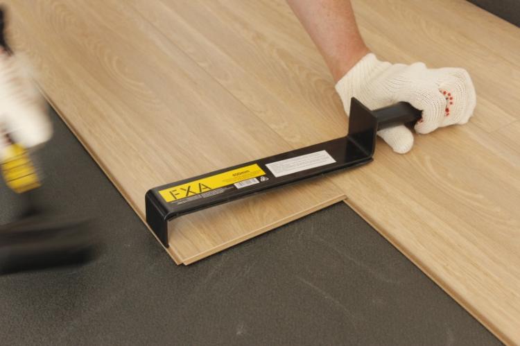 Pose de la sous-couche sous le stratifié