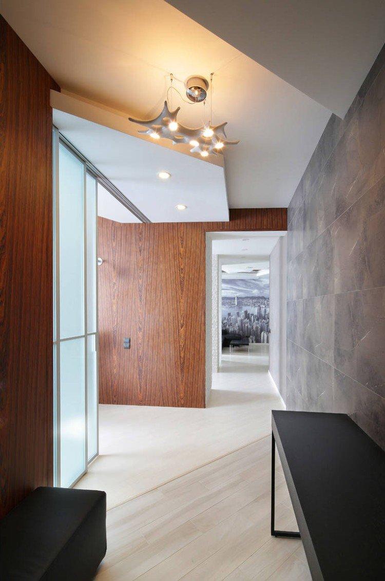 Plafonds en plaques de plâtre bouclés dans le couloir