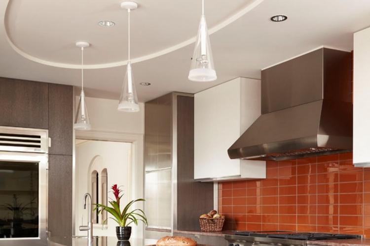 Plafond en plaques de plâtre dans la cuisine - idées de design photo