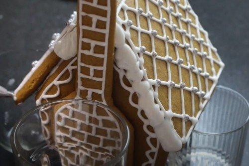 Maison en pain d'épice au miel DIY - recette étape par étape