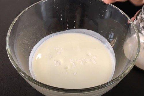 Crêpes au kéfir sans œufs - une recette étape par étape