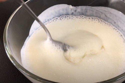 Crêpes au kéfir sans œufs - une recette étape par étape