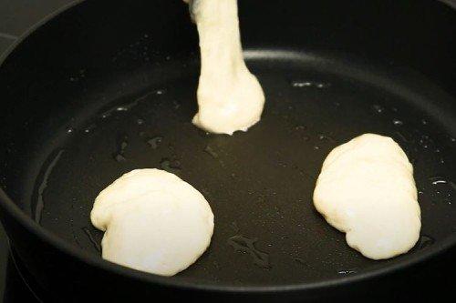 Crêpes luxuriantes sur kéfir chaud - une recette étape par étape