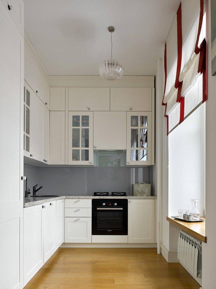 Stores romains dans la cuisine - photo de design d'intérieur