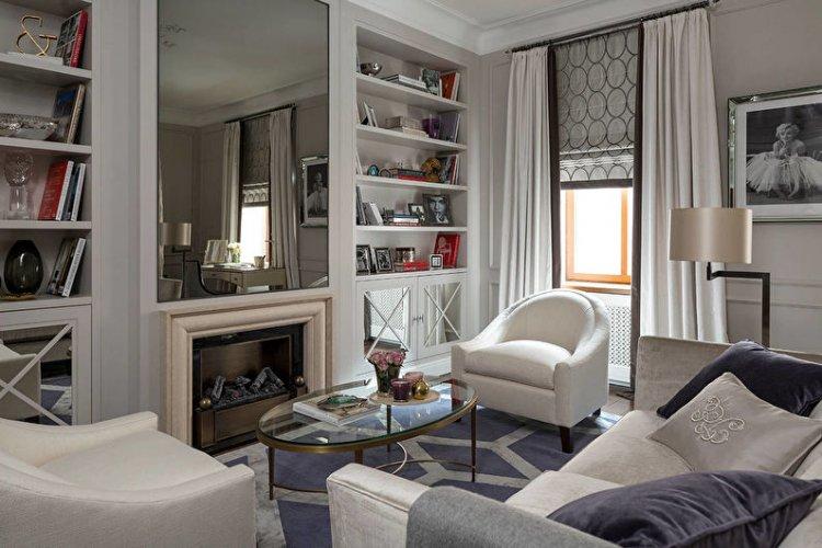 Stores romains dans le salon (hall) - photo de design d'intérieur