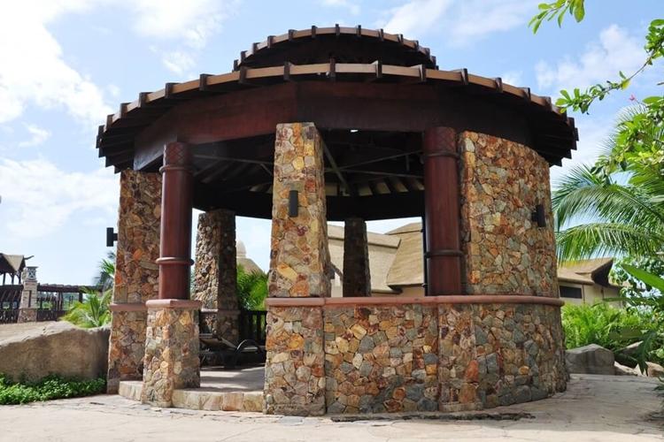 Gazebos de jardin en pierre