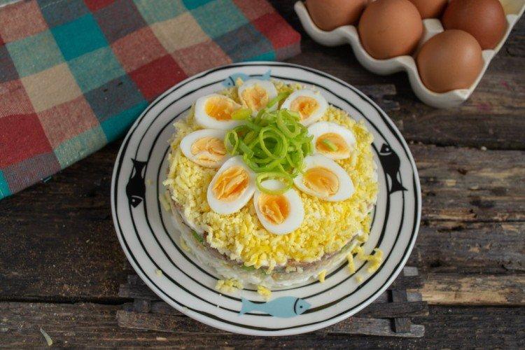 Salade feuilletée au thon en conserve - recettes