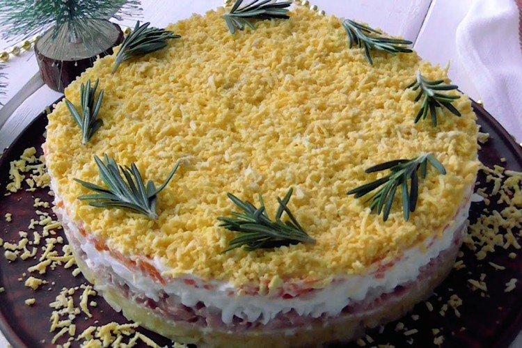 Salade de thon en conserve du Nouvel An - recettes