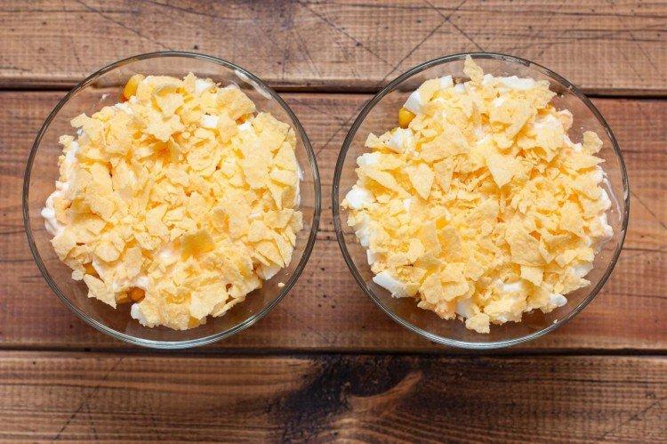 Salade Intrigan sur une table de fête - recettes