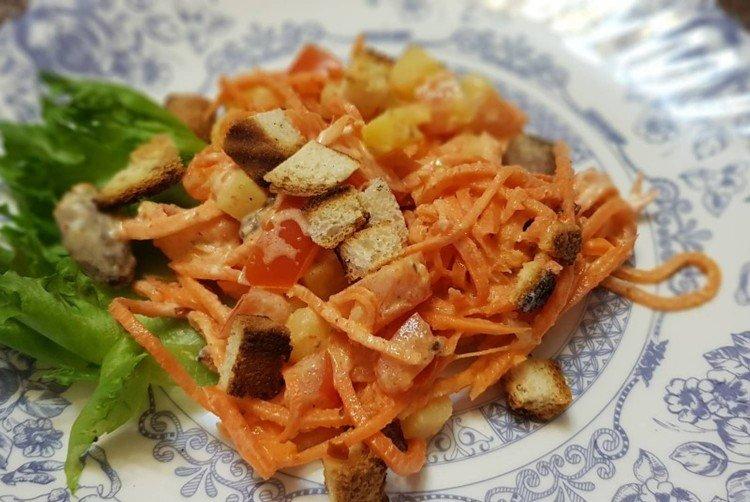 Salade coréenne de carottes, pommes et tomates - recettes