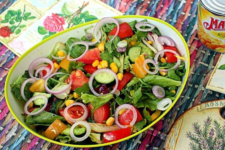 Salade de maïs et d'herbes - recettes