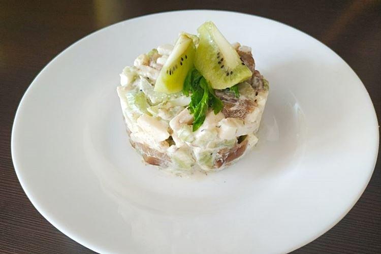 Salade aux champignons, pommes et kiwi - recettes