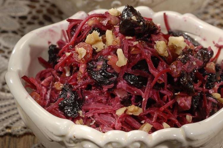 Salade de betteraves et pruneaux - recettes