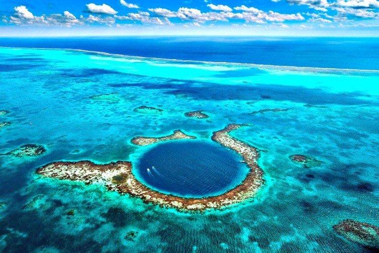 Great Blue Hole, Belize - Les plus beaux endroits du monde