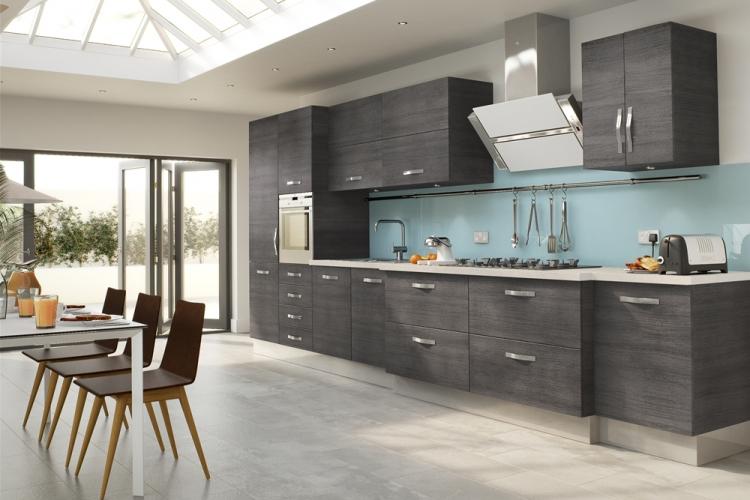 Couleur grise à l'intérieur de la cuisine