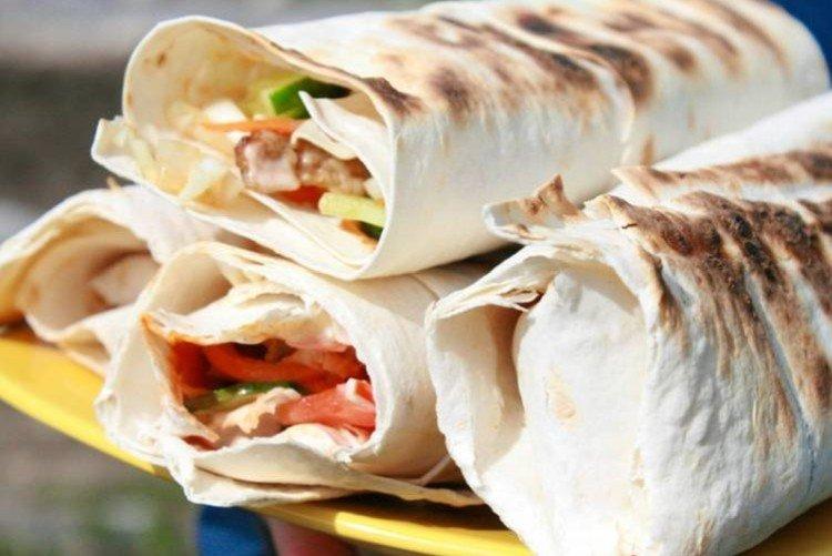 Shawarma oriental au poulet à la maison - recettes