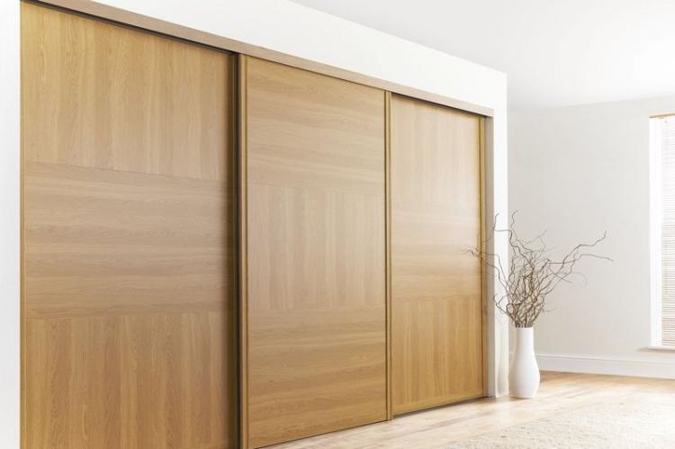 Matériaux - Armoire coulissante dans le couloir