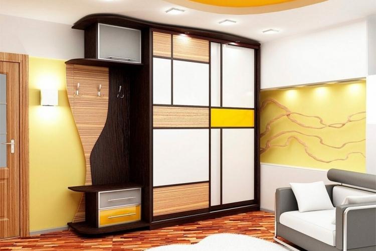 Armoire coulissante dans le couloir - modèles et photos