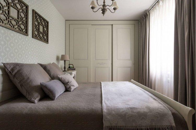 Armoire coulissante dans la chambre - modèles et photos