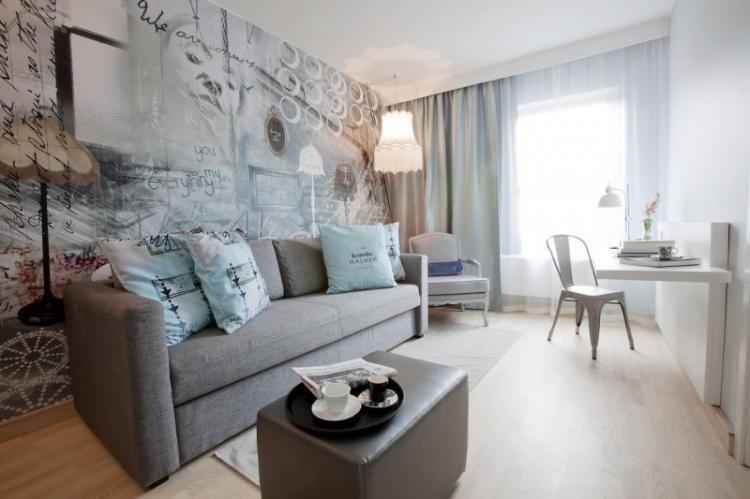 Comment choisir des rideaux pour un petit salon dans un style moderne