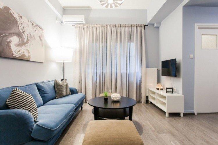 Rideaux dans le salon dans un style moderne - photo