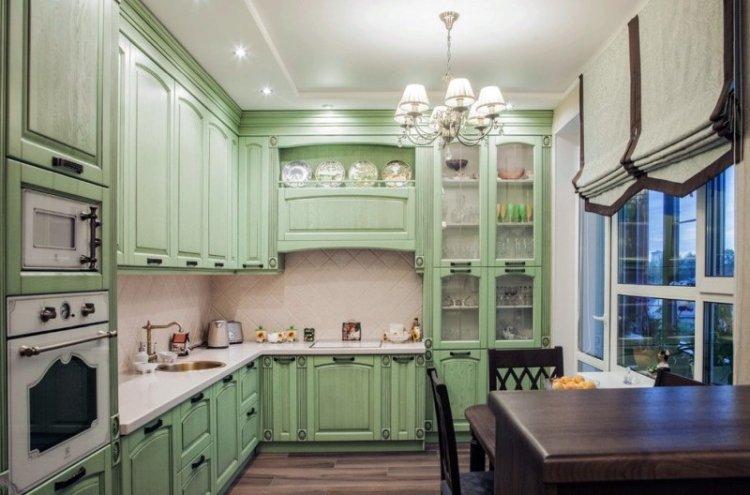 Rideaux de style provençal dans la cuisine - conception de photos