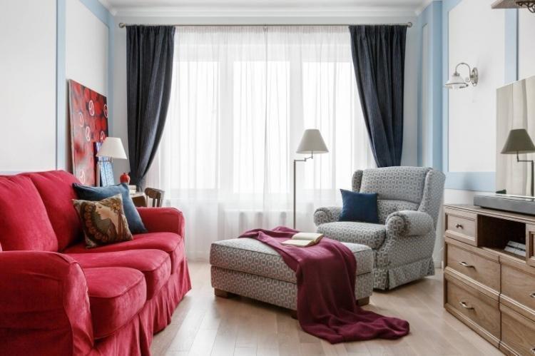 Bleu avec rouge - La combinaison de couleurs à l'intérieur