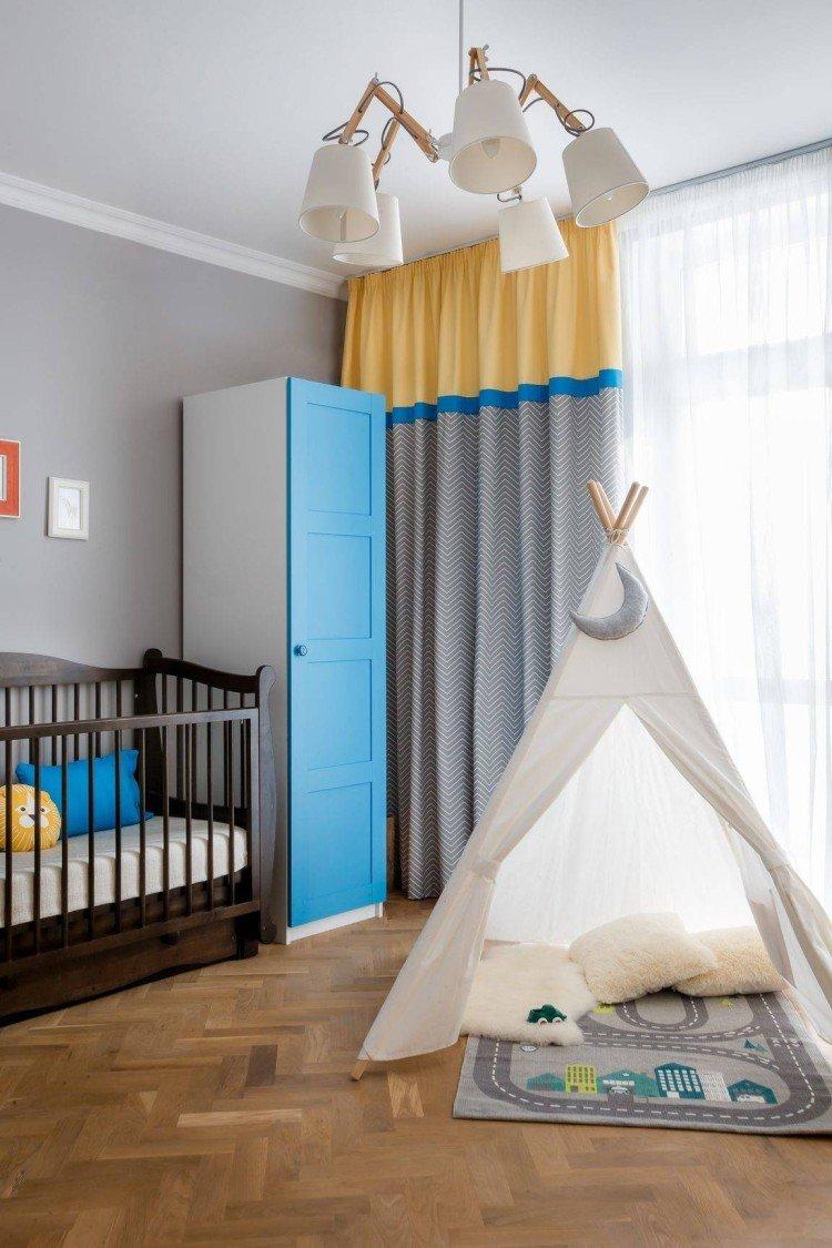 Couleur bleue à l'intérieur de la chambre des enfants - photo
