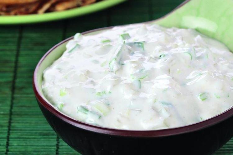 Sauce à la crème sure aux cornichons - recettes