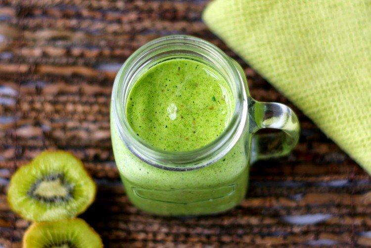 Smoothie au thé vert pour perdre du poids et nettoyer le corps - recettes