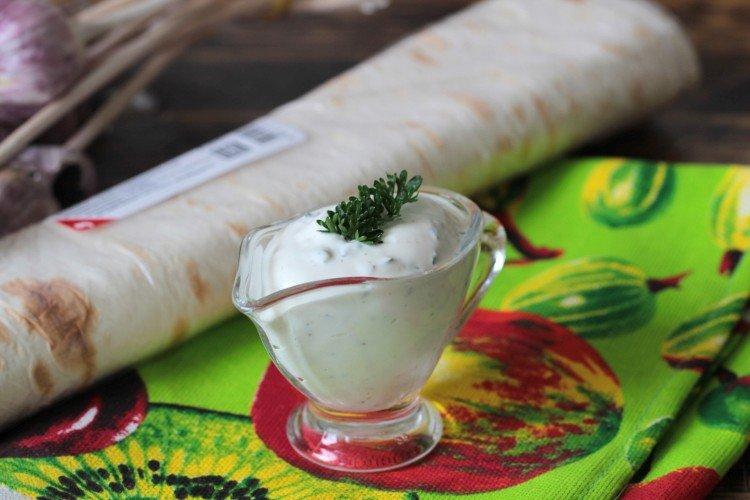 Sauce shawarma au fromage caillé - recettes à la maison