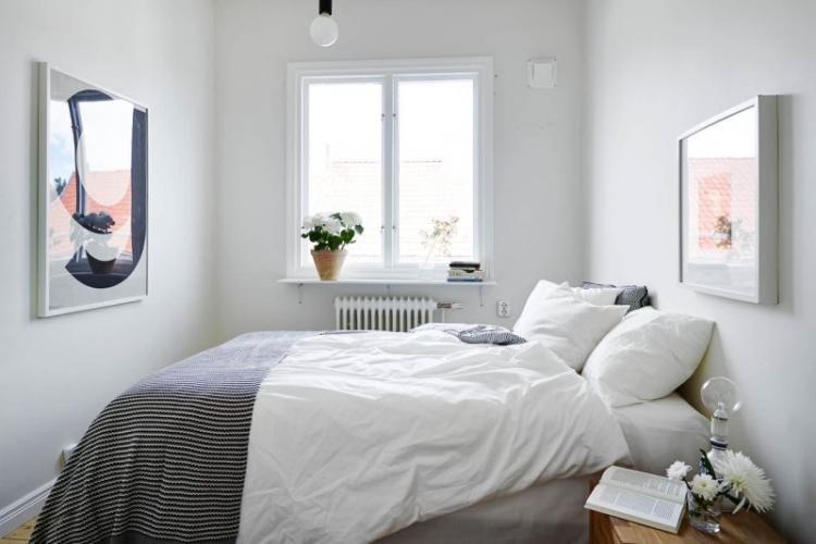 Chambre lumineuse dans le style du minimalisme - conception de photo