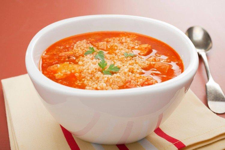 Soupe de tomates au couscous - Recettes de soupe pour tous les jours