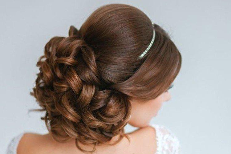 Lush Curls - Coiffures de mariage pour cheveux mi-longs