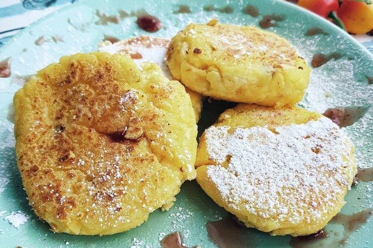 Gâteaux au fromage à la farine de maïs - Recettes de crêpes au fromage cottage dans une casserole